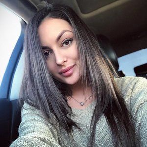 Meet your Posher, Chanel